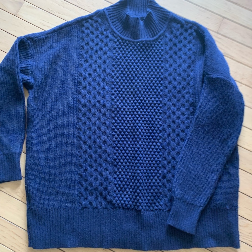 GAP navy sweater size Medium oversized boyfriend very warm mock neck